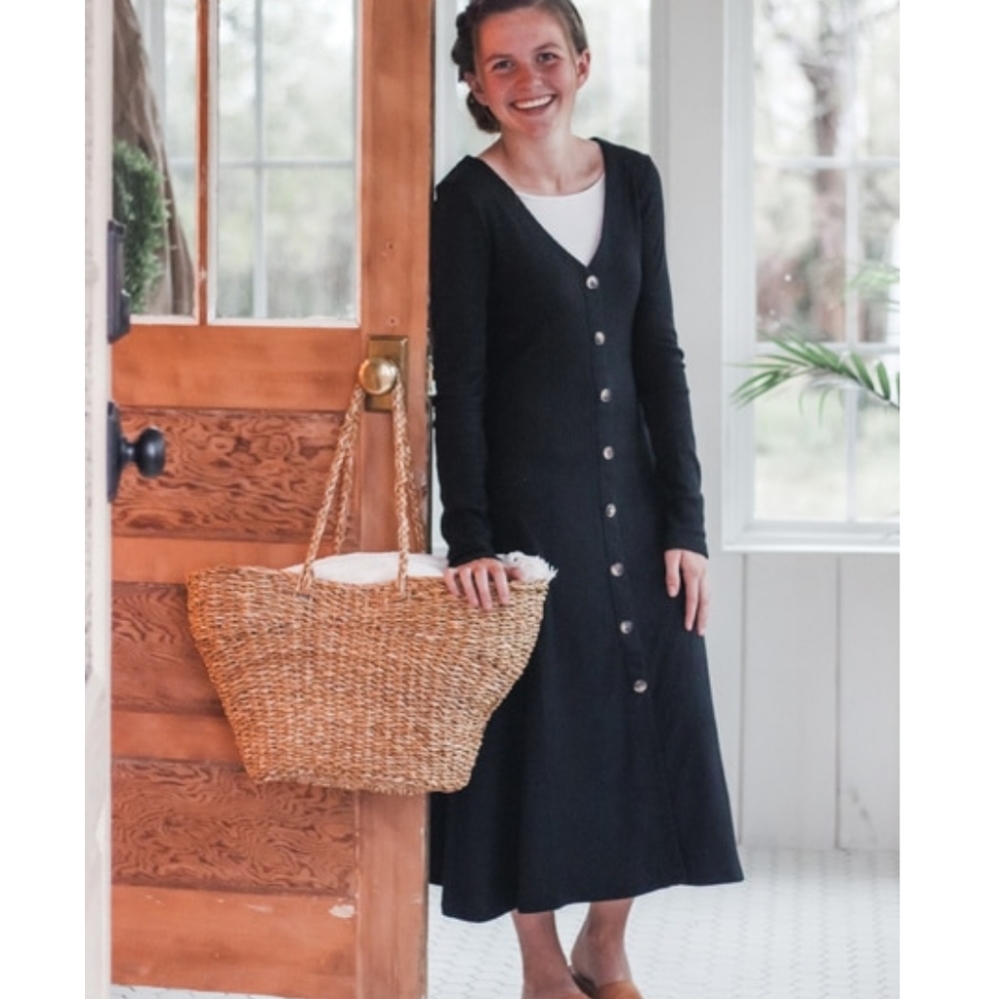 Ribbed black lightweight sweater midi dress